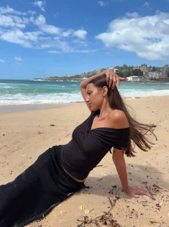 Abigail off shoulder top - Sort