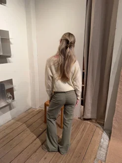 Aiko sweater med v-udskæring - Gul