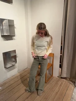 Aiko sweater med v-udskæring - Gul