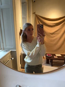 Aiko sweater med v-udskæring - Gul