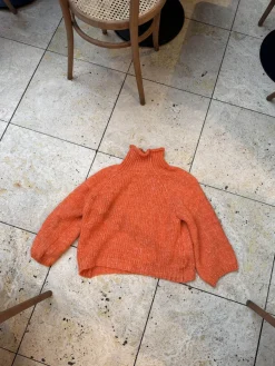 Aire striktrøje med turtleneck - Orange