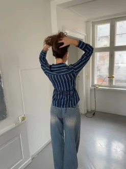 Alberte figursyet skjorte med striber - Mørkeblå/Sort