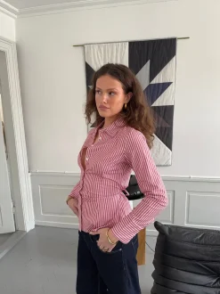 Alberte figursyet skjorte med striber - Lyserød/Hvid