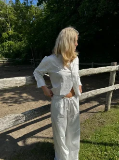 Alina skjorte med striber - Hvid/sort