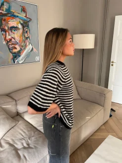 Almina strikket t-shirt med striber - Sort/hvid