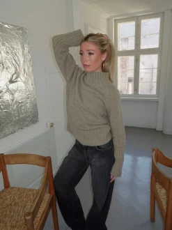 Alyssa striktrøje med høj hals - Beige