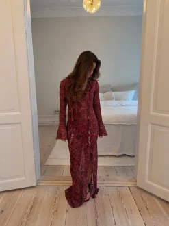 Amy kjole med blomster - Lilla/vinrød