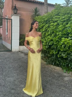 Andie off shoulder satinkjole - Gul