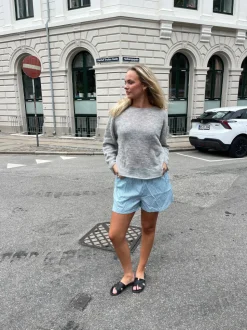 Andrea shorts med striber - Grøn/hvid