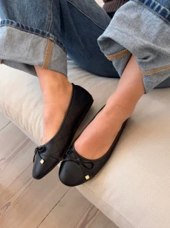 Anelia ballerina - Sort