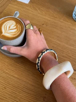 Arna armbånd med mønster - Sort/guld