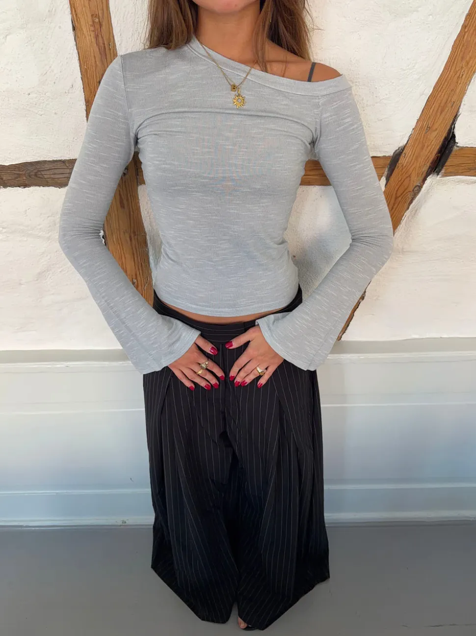 Aven one shoulder bluse - Lysegrå