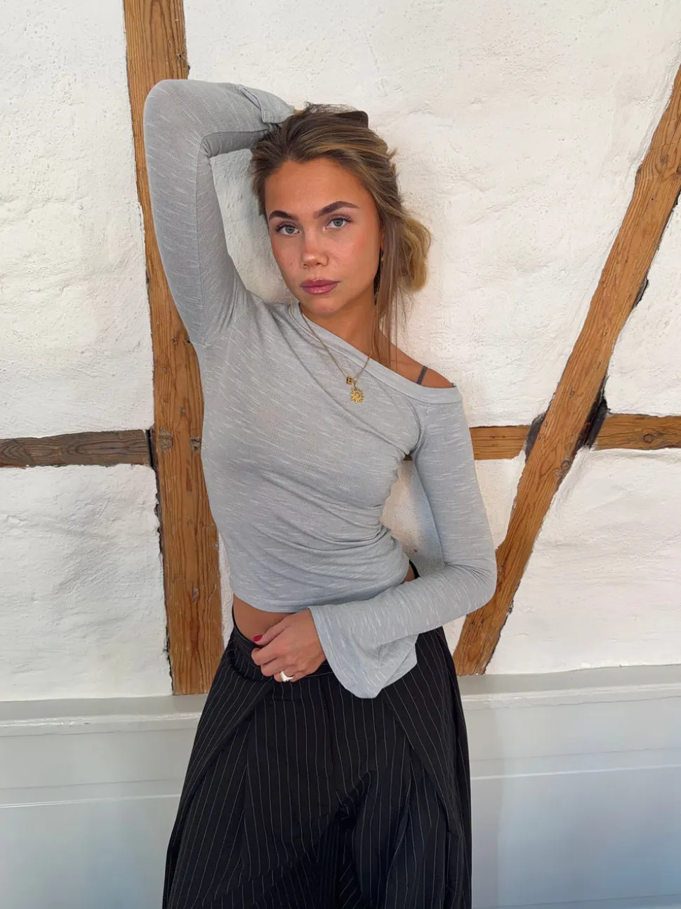 Aven one shoulder bluse - Lysegrå