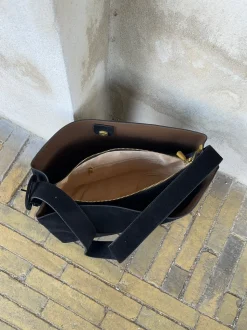 Barcelona skuldertaske i ruskind - Sort