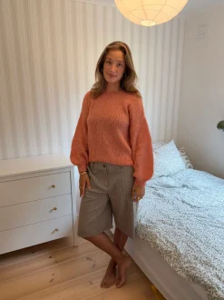 Berna strik med bindedetaljer - Koral/lyserød