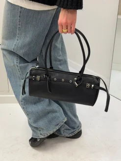 Bobby håndtaske med metalknapper - Sort