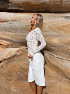 Bodil langærmet bluse med blonder - Hvid