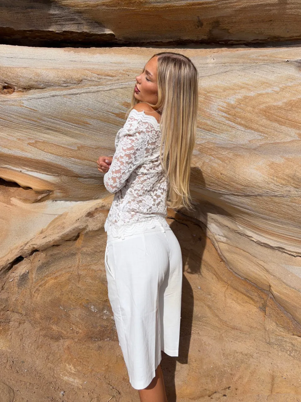 Bodil langærmet bluse med blonder - Hvid