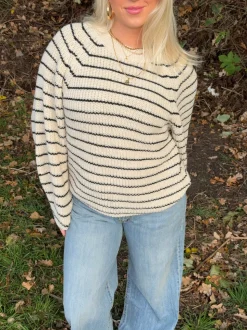 Calva striktrøje med striber - Beige/sort
