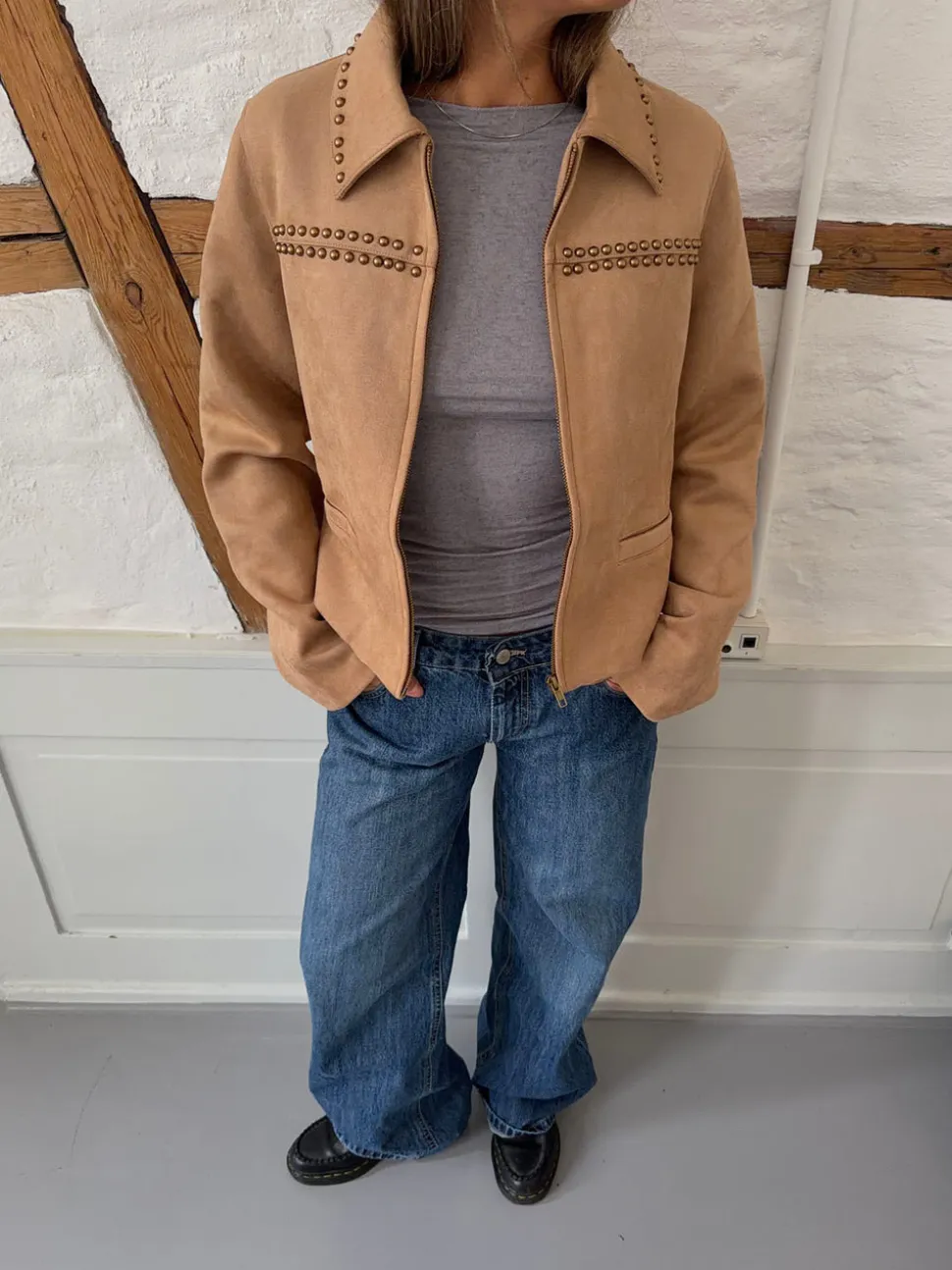 Camela jakke med nitter - Beige