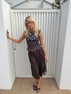 Cathrine smocktop med polkaprikker - Brun/blå