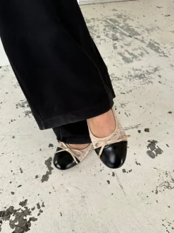 Cetinje ballerina sko med skøjfe - Beige