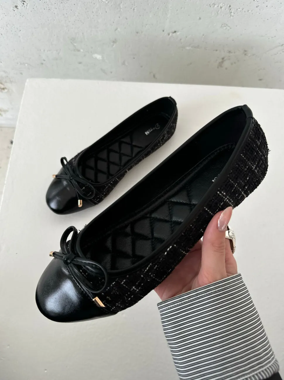 Cetinje ballerina sko med skøjfe - Sort