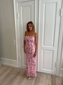Charlot maxikjole med blomster - Lyserød