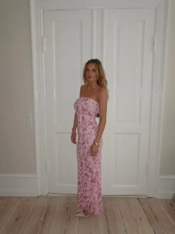 Charlot maxikjole med blomster - Lyserød