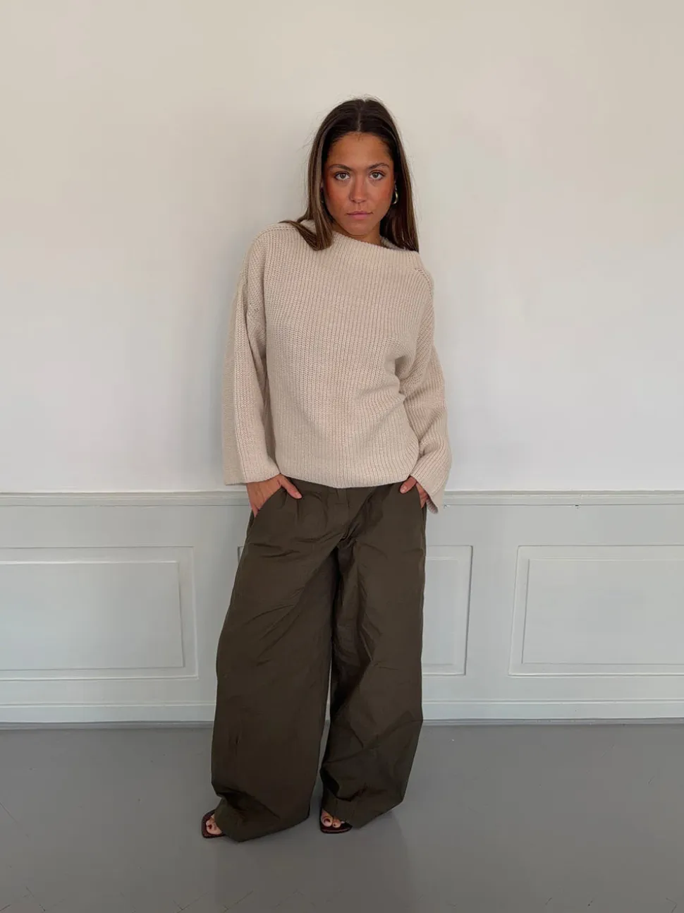 Cholana striktrøje med åben ryg - Beige