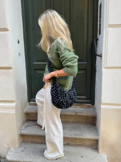 Cia skuldertaske med polka prikker - Sort