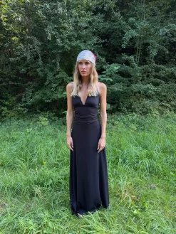 Clauda maxikjole med åben ryg - Sort