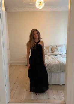 Daicy kjole med flæser - Sort