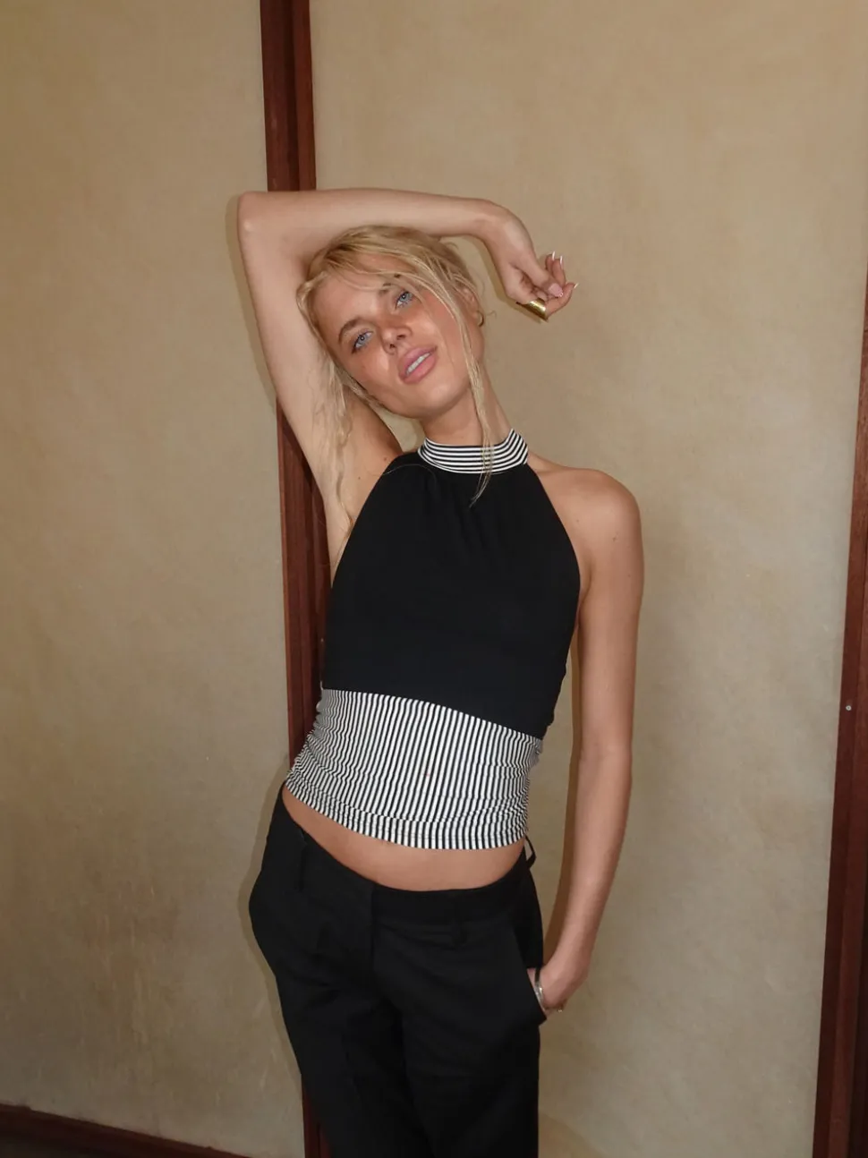 Debby halterneck top med striber - Sort/hvid