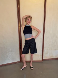 Debby halterneck top med striber - Sort/hvid