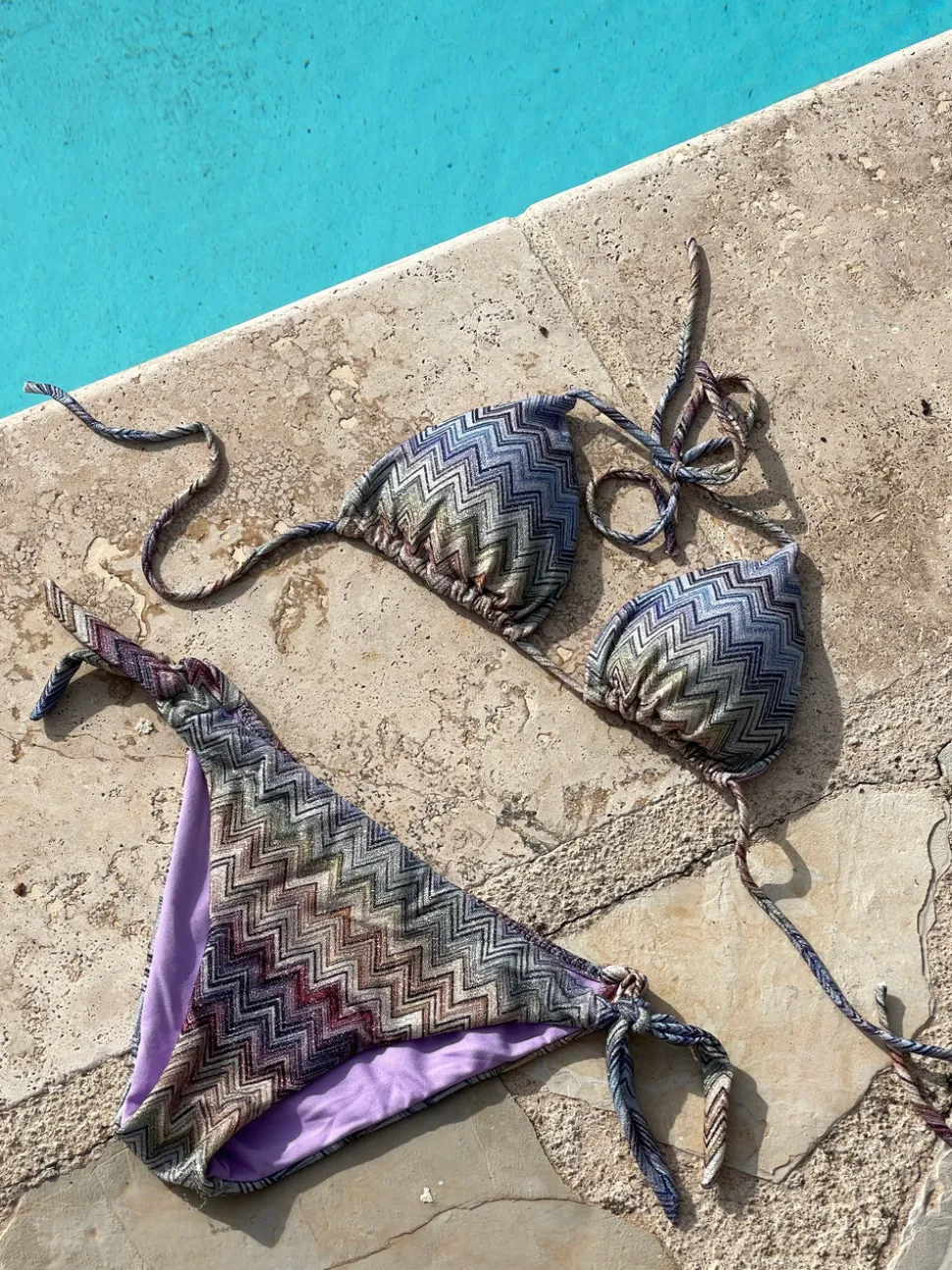 Debora bikini med mønster - Guld/lilla