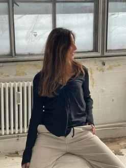 Denisi satinbluse - Sort