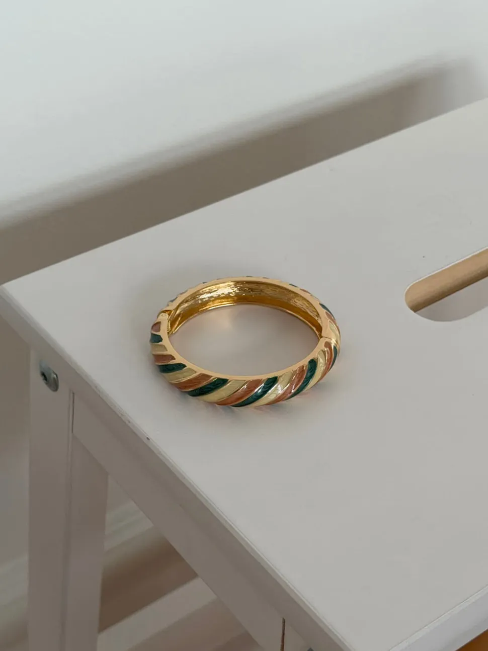 Eivora armbånd med striber - Grøn/hvid/brun