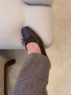 Eline ballerinaer med detaljer - Mørkebrun