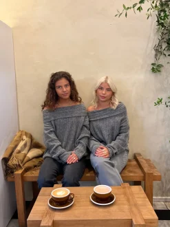 Elinor off shoulder strik - Grå