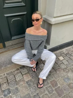 Elinor off shoulder strik - Grå