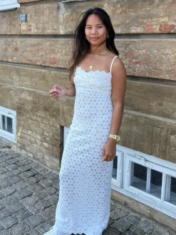 Ember broderet kjole - Hvid