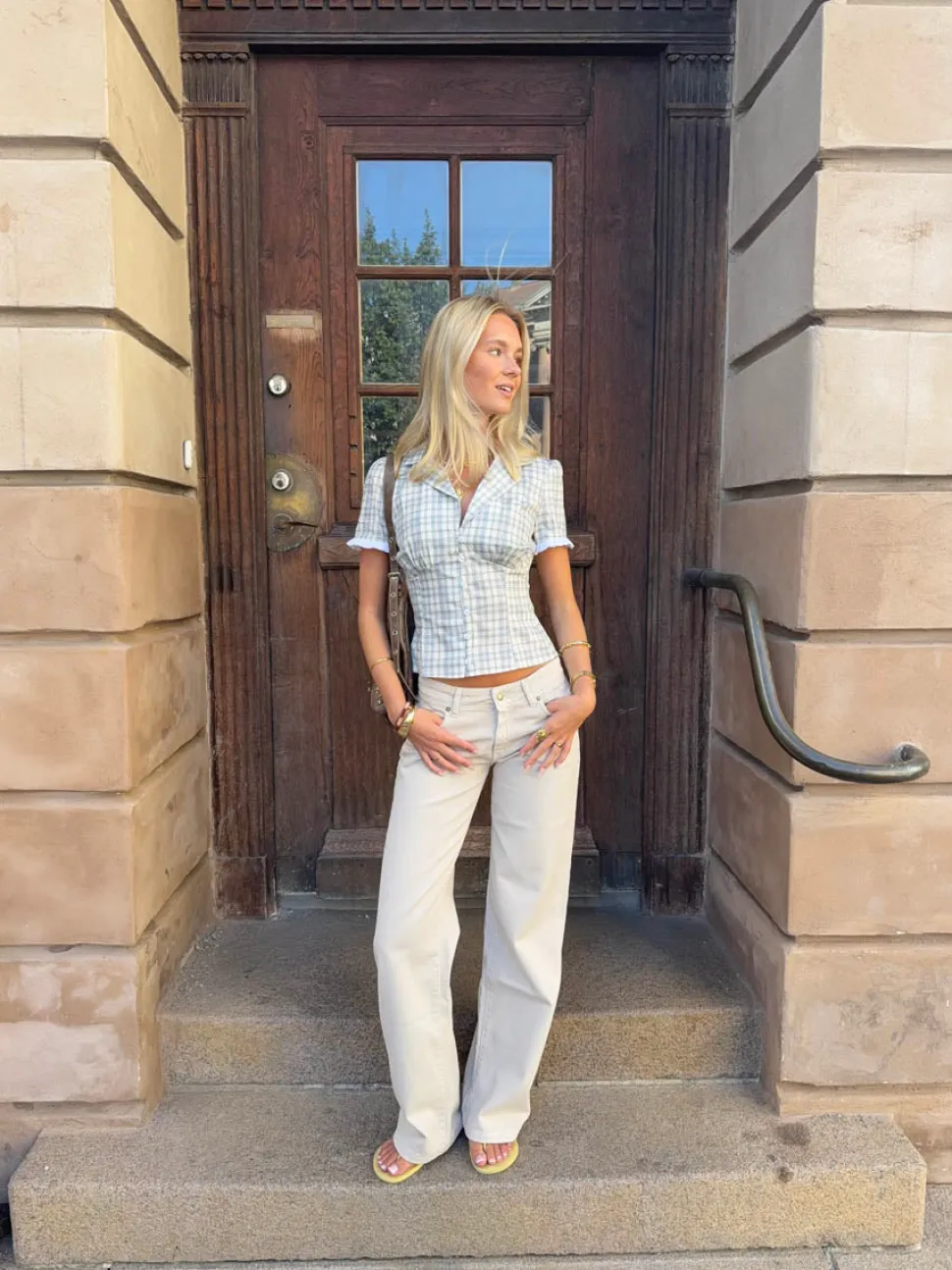 Emmaline lavtaljede jeans - Lys beige