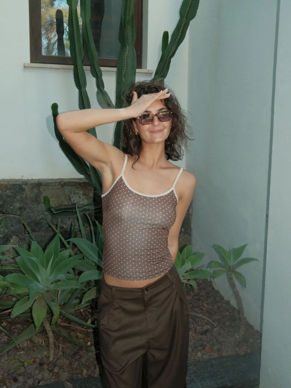 Esmaralda top med polkaprikker - Brun/beige