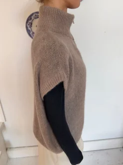 Fiona vest med høj hals - Beige
