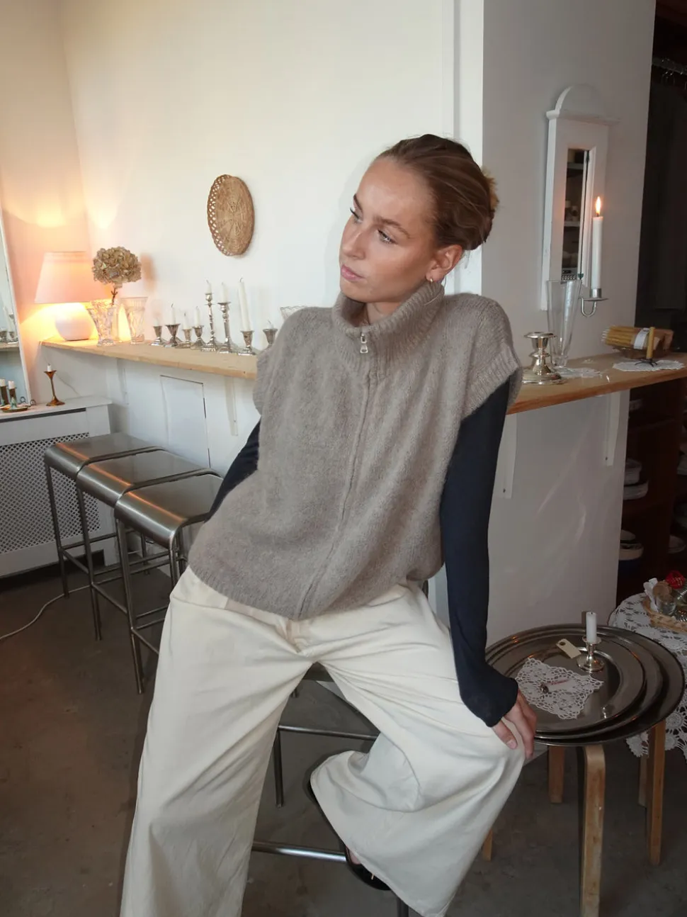 Fiona vest med høj hals - Beige
