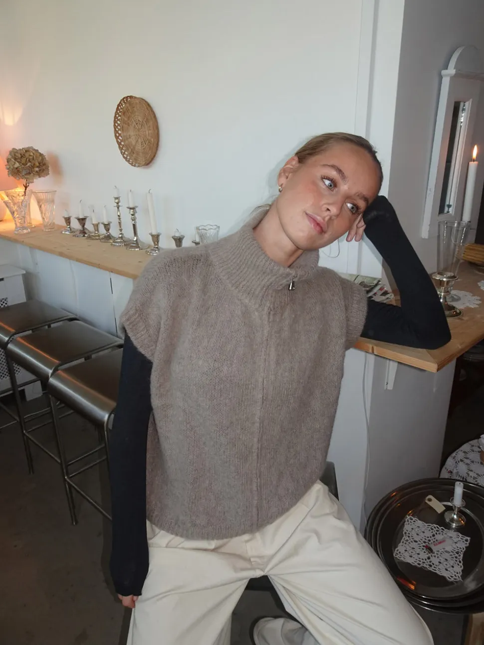 Fiona vest med høj hals - Beige