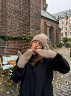 Fluffy hue - Taupe