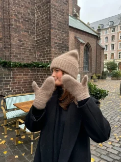 Fluffy hue - Taupe