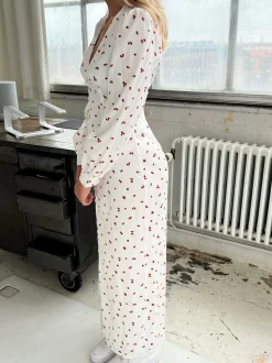 Frederikke satinkjole med røde blomster - Hvid